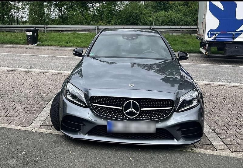 Gebraucht Mercedes C300e 320 PS (235 kW) 2021 Grau Kombi