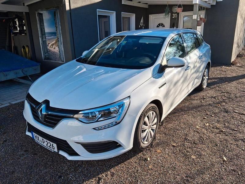 Weiß Gebraucht 2019 Renault Mégane IV Life Limousine | 9.100 € (Guter Preis) - Bild 1/4