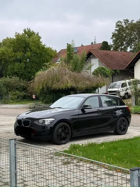 Gebraucht BMW 116 136 PS (100 kW) 2012 Schwarz Kleinwagen