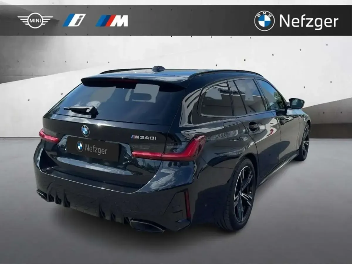 Gebraucht BMW 340 374 PS (275 kW) 2025 Black sapphire metallic Kombi
