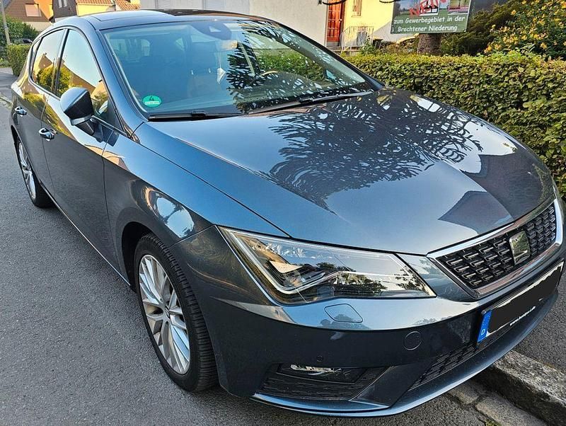 Grau Gebraucht 2020 Seat Leon Style Limousine | 11.490 € (Superpreis) - Bild 1/4
