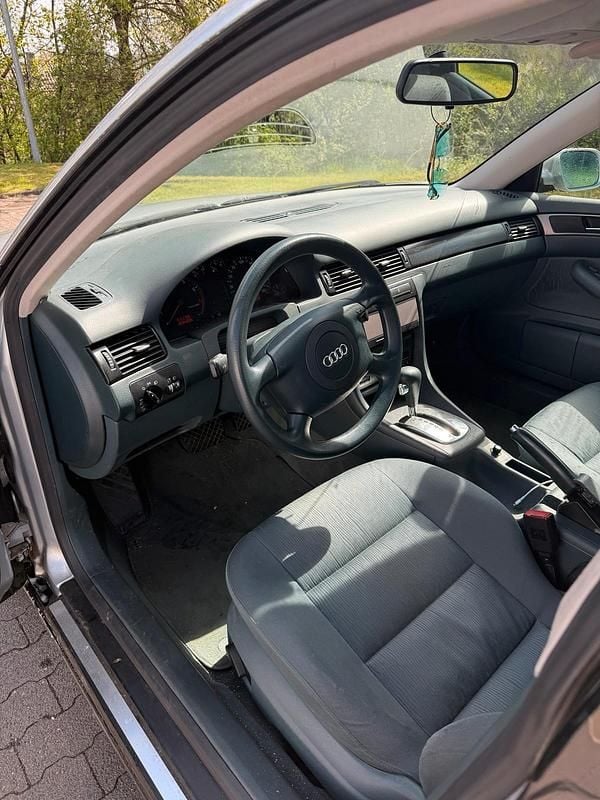 Gebraucht Audi A6 125 PS (91 kW) 2000 Silber Limousine