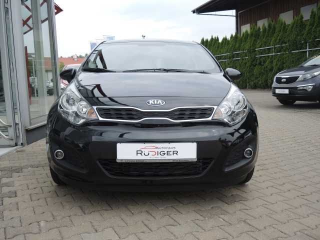 Gebraucht Kia Rio FIFA World Cup Edition 109 PS (80 kW) 2014 Schwarz metallic Kleinwagen
