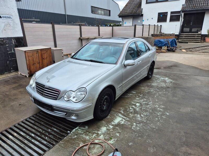 Silber Gebraucht 2004 Mercedes C180 Avantgarde Limousine | 3.199 € (Guter Preis) - Bild 1/4