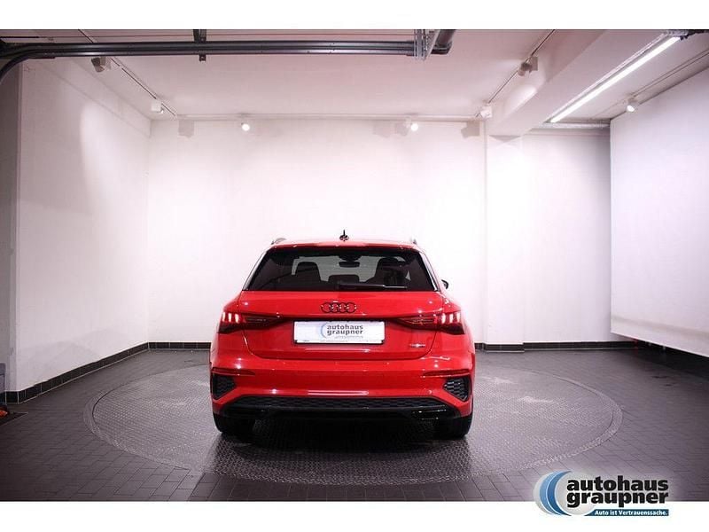 Gebraucht Audi A3 S-Line 200 PS (147 kW) 2022 Rot / tangorot (metallic) Limousine