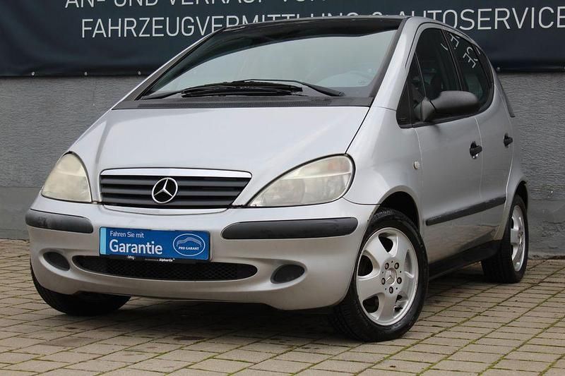 Grau Gebraucht 2002 Mercedes A140 Classic Limousine | 890 € (Guter Preis) - Bild 1/4
