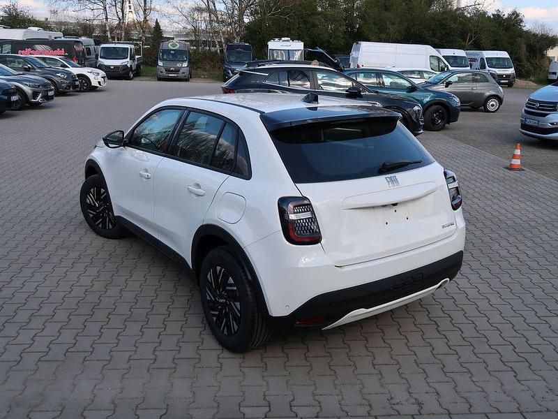 Gebraucht Fiat 600 101 PS (74 kW) 2025 Gelato weiß SUV