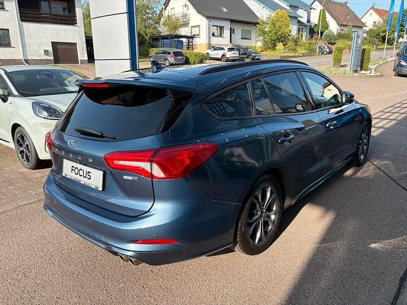 Gebraucht Ford Focus ST-Line X 155 PS (114 kW) 2021 Blau Limousine
