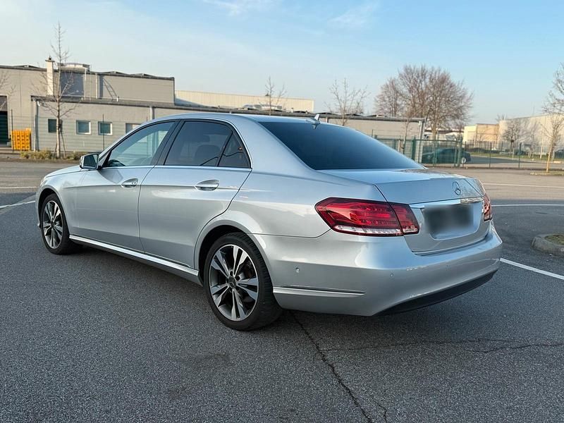 Second-hand Mercedes E250 204 CP (150 kW) 2013 Argintiu Berlinǎ