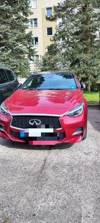 Rot Gebraucht 2017 Infiniti Q30 Sport Tech Kleinwagen | 21.000 € (Fairer Preis) - Bild 1/4