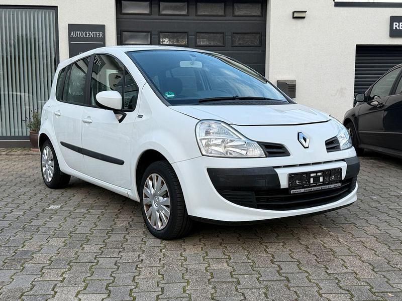 Weiß Gebraucht 2012 Renault Grand Modus Van / Kleinbus | 3.700 € (Etwas zu teuer) - Bild 1/4