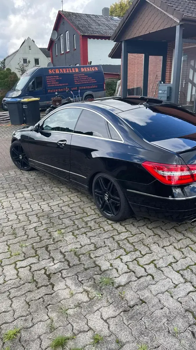 Gebraucht Mercedes E350 231 PS (169 kW) 2009 Schwarz Coupé
