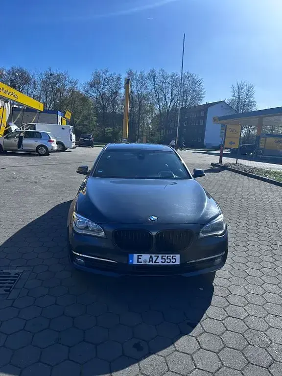 Usata BMW 730 258 CV (189 kW) 2014 Grigio Berlina