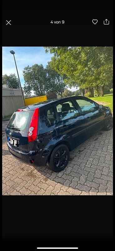 Gebraucht Ford Fiesta 90 PS (66 kW) 2007 Blau Kleinwagen