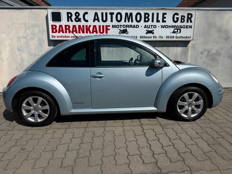 Gebraucht VW New Beetle United 116 PS (85 kW) 2009 Blau Kleinwagen