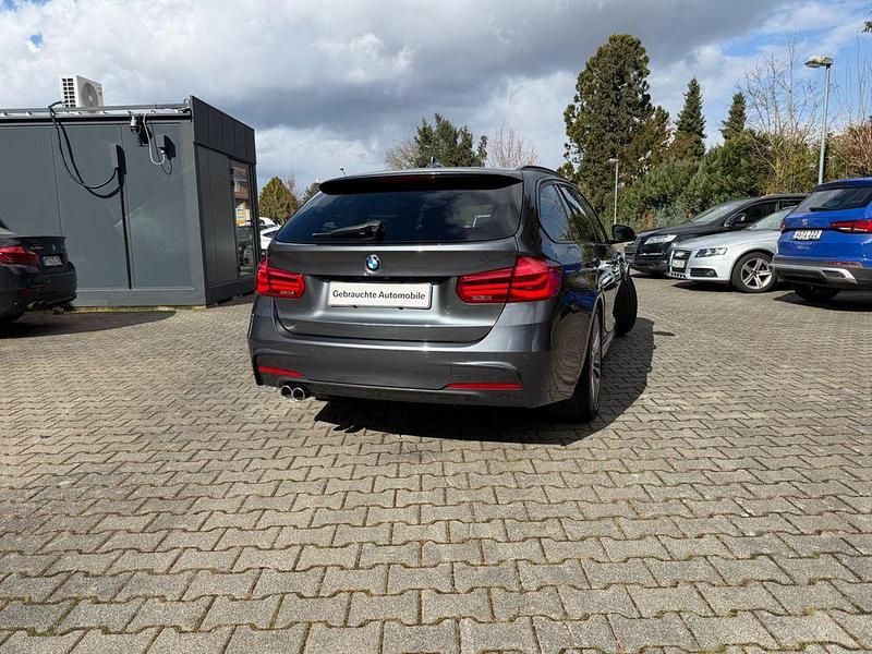Gebraucht BMW 330 M Sport 258 PS (189 kW) 2018 Grau Kombi