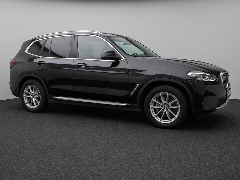 Gebraucht BMW X3 Sport Line 292 PS (214 kW) 2022 Saphirschwarz metallic475schwarz SUV