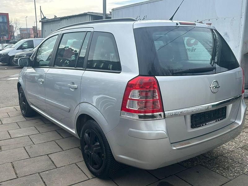 Gebraucht Opel Zafira Family 140 PS (102 kW) 2014 Silber Van / Kleinbus