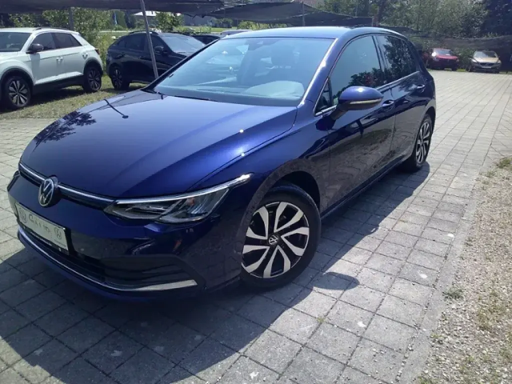 Gebraucht VW Golf VIII Active 150 PS (110 kW) 2023 Atlantic blue metallic (metallic) Limousine