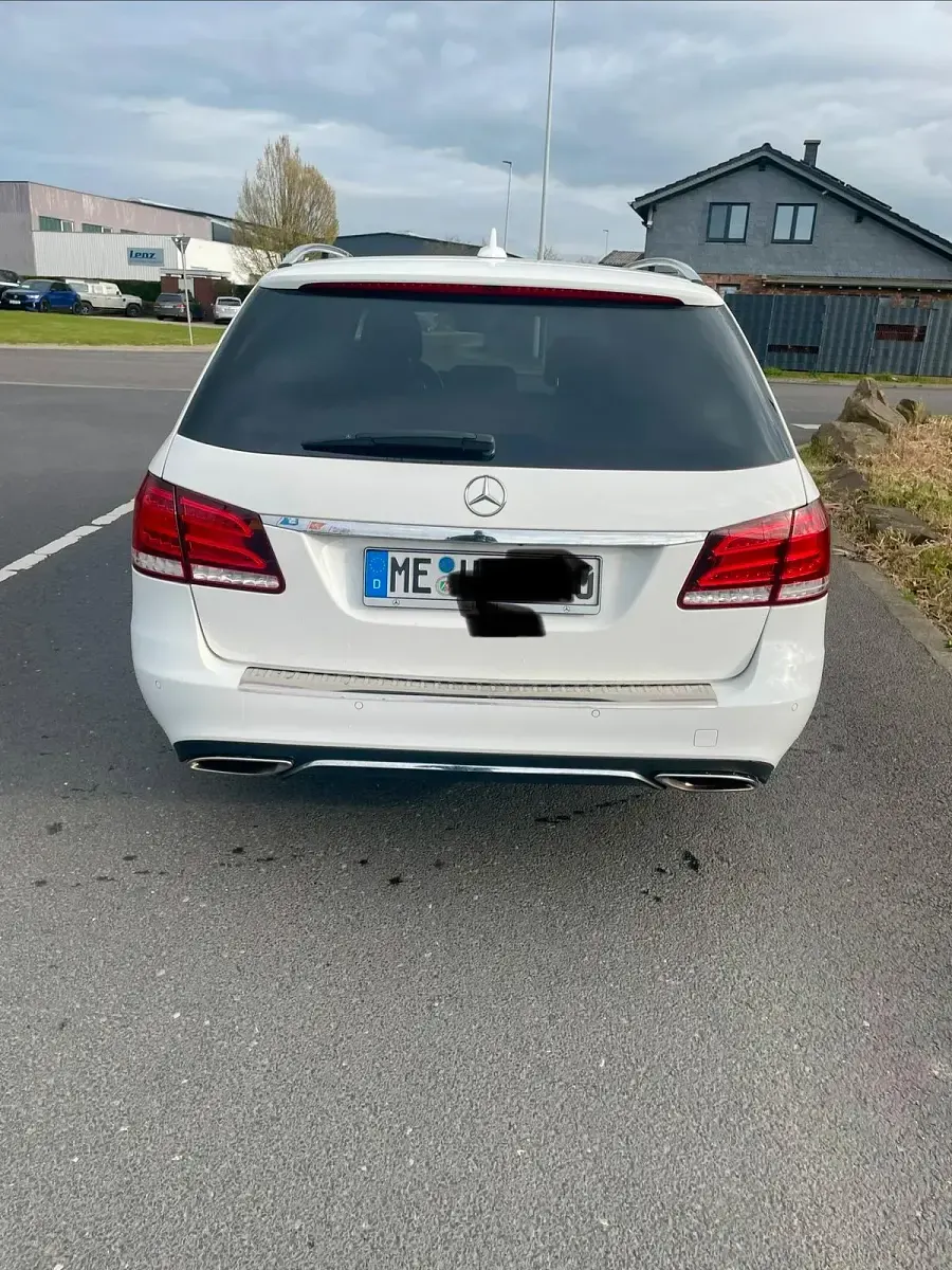 Gebraucht Mercedes E250 211 PS (155 kW) 2015 Weiß Kombi
