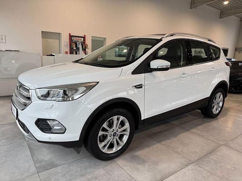 Weiß Gebraucht 2018 Ford Kuga Titanium SUV | 10.990 € (Guter Preis) - Bild 1/4