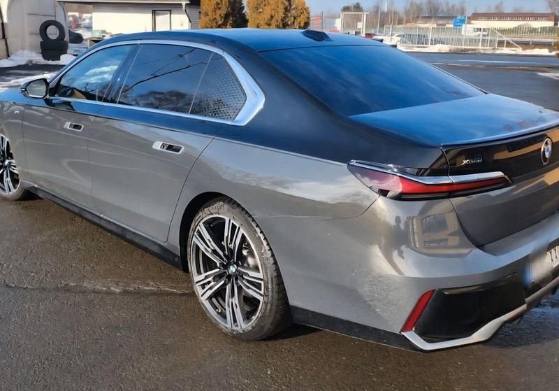 Gebraucht BMW 740 M Sport 286 PS (210 kW) 2025 Grau Limousine