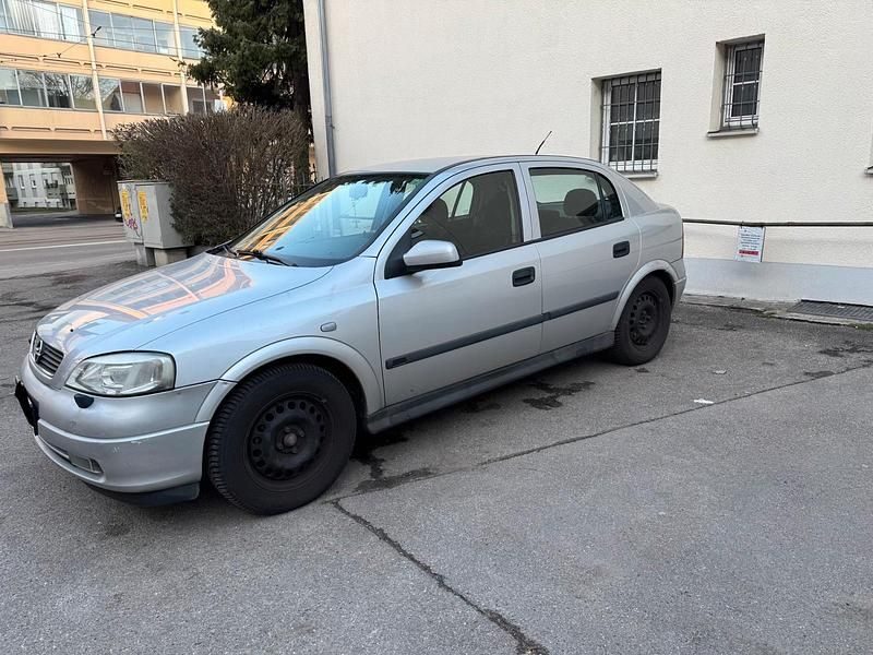 Usata Opel Astra 101 CV (74 kW) 2001 Argento Berlina