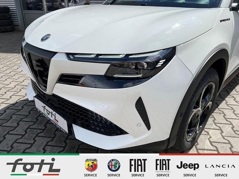 Neu Alfa Romeo GT Junior 145 PS (106 kW) 2025 Weiß SUV