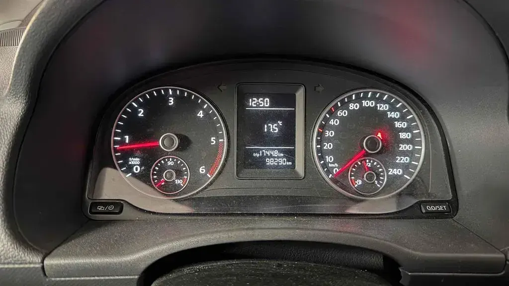 Gebraucht VW Caddy Team 102 PS (75 kW) 2015 Schwarz Van / Kleinbus