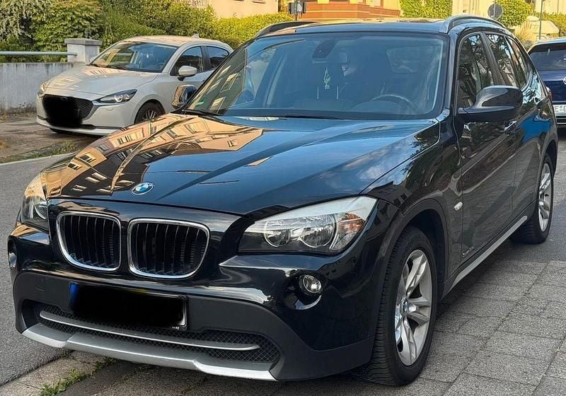 Schwarz Gebraucht 2011 BMW X1 Sport Line SUV | 9.999 € (Guter Preis) - Bild 1/4
