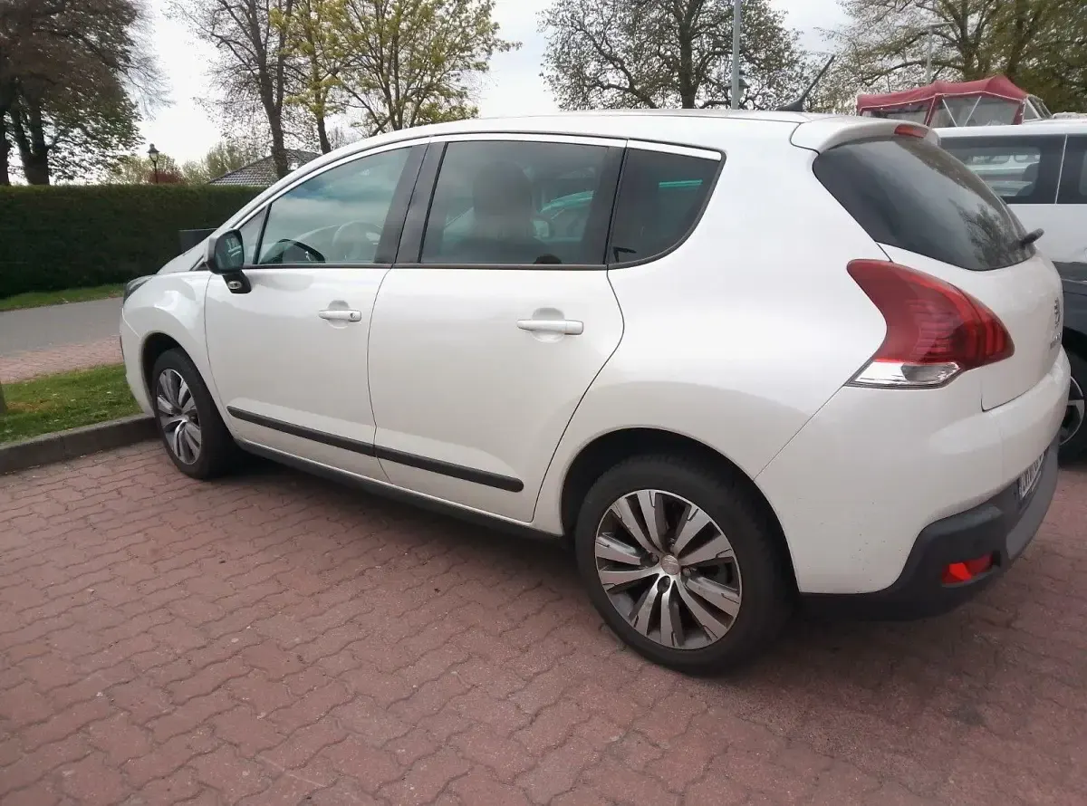 Gebraucht Peugeot 3008 Active 156 PS (114 kW) 2013 Schwarz Kombi