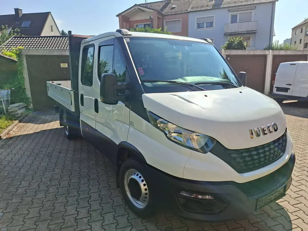Gebraucht Iveco Daily 136 PS (100 kW) 2021 White ic 194 Van / Kleinbus