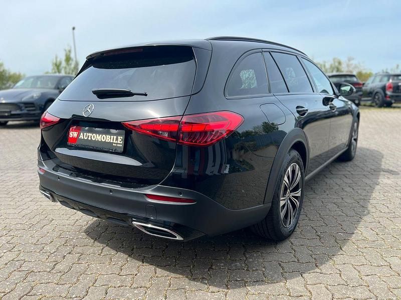 Gebraucht Mercedes C200 204 PS (150 kW) 2023 Schwarz Limousine