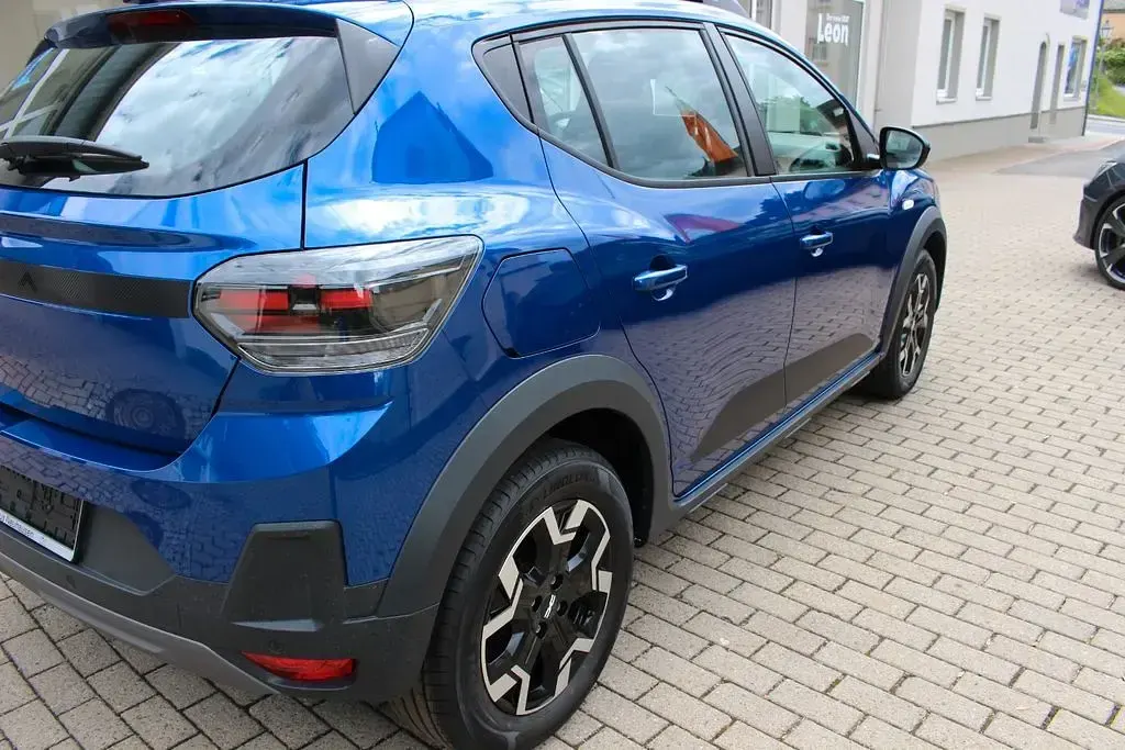Neu Dacia Sandero Expression 110 PS (80 kW) 2025 Iron blau Limousine