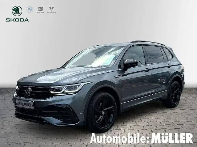 Grau Gebraucht 2022 VW Tiguan Allspace R-line SUV | 35.190 € (Fairer Preis) - Bild 1/4