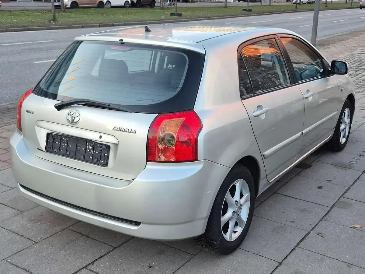 Gebraucht Toyota Corolla Sol 110 PS (80 kW) 2004 Silver metallic Kleinwagen