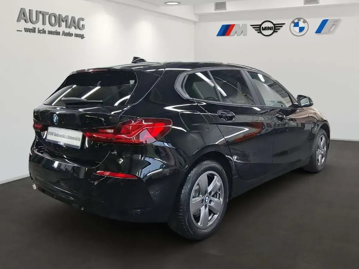 Gebraucht BMW 118 Advantage 136 PS (100 kW) 2023 Schwarz Limousine