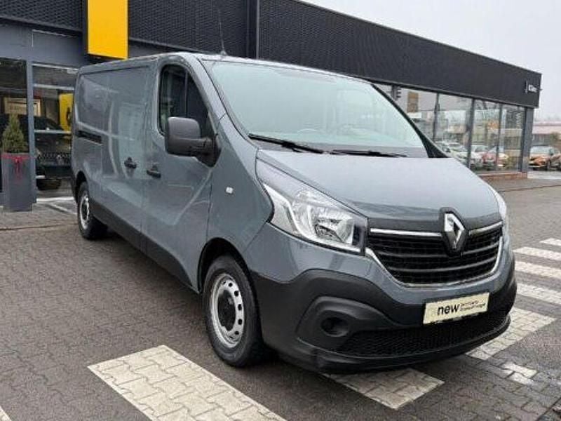 Gebraucht Renault Trafic Komfort 120 PS (88 kW) 2022 Städtisches grau Van / Kleinbus