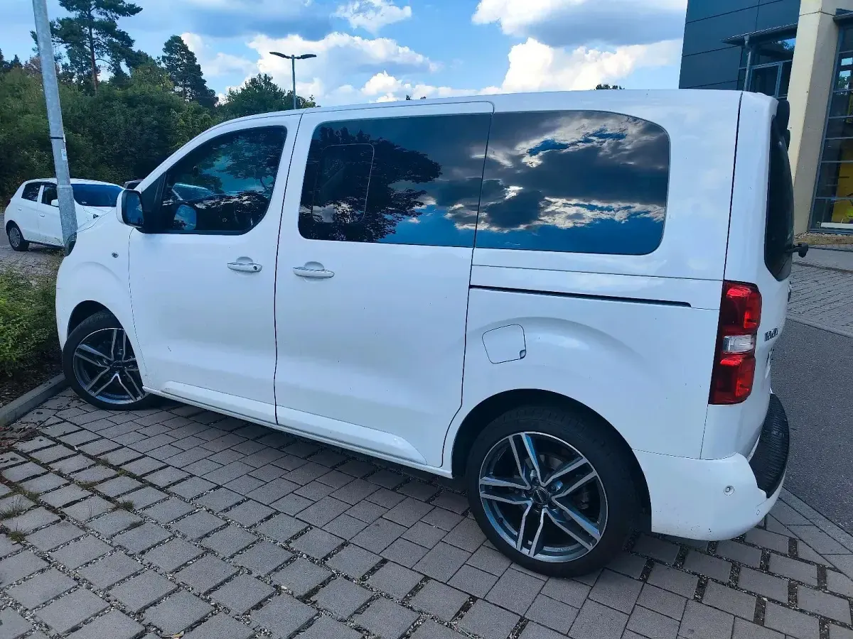 Gebraucht Toyota Proace Verso 144 PS (105 kW) 2022 Weiß Kombi