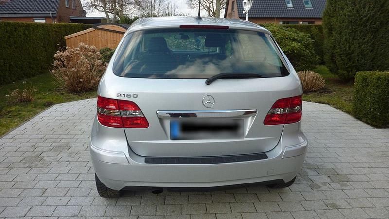 Gebraucht Mercedes B160 95 PS (69 kW) 2010 Silber Van / Kleinbus