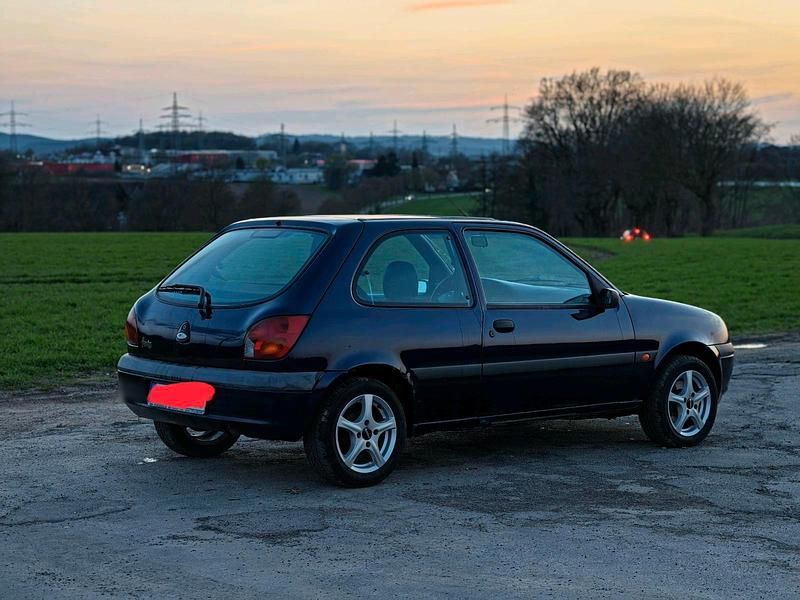 Gebraucht Ford Fiesta 60 PS (44 kW) 2001 Blau Kleinwagen