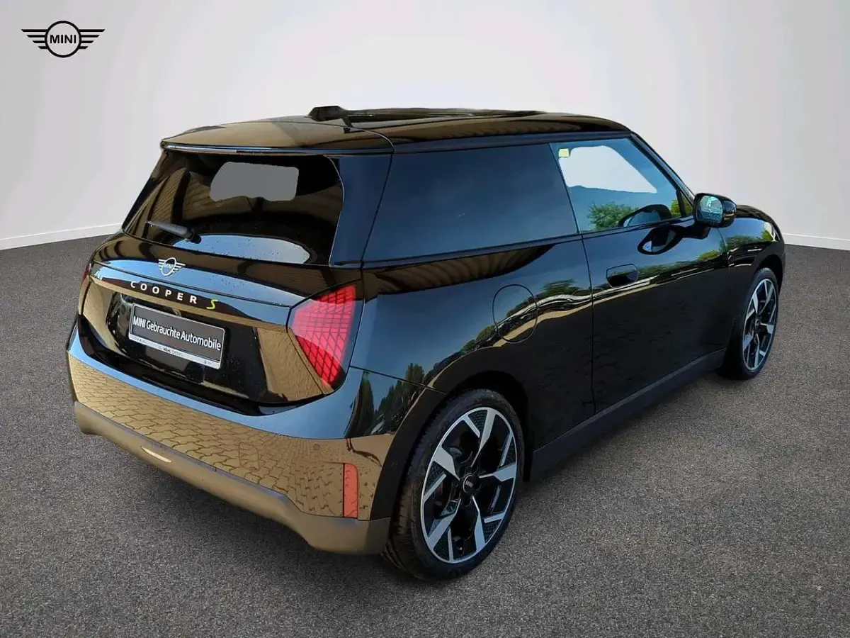 Gebraucht Mini Cooper SE Classic 160 kW (218 PS) 2025 Schwarz Kleinwagen