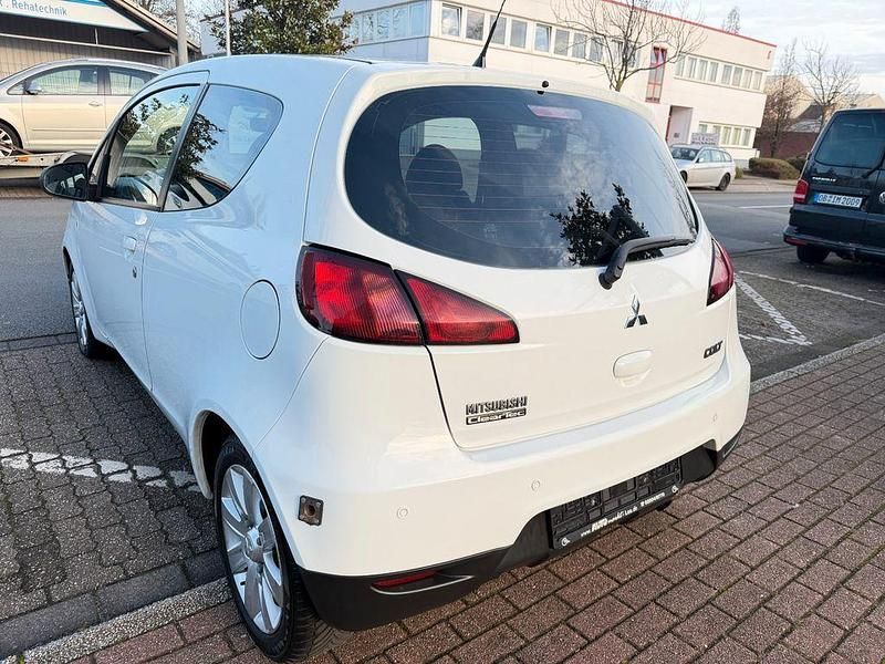Gebraucht Mitsubishi Colt 75 PS (55 kW) 2012 Weiß Kleinwagen