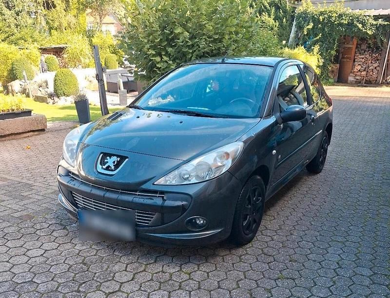 Gebraucht Peugeot 206+ 75 PS (55 kW) 2013 Grau Kleinwagen