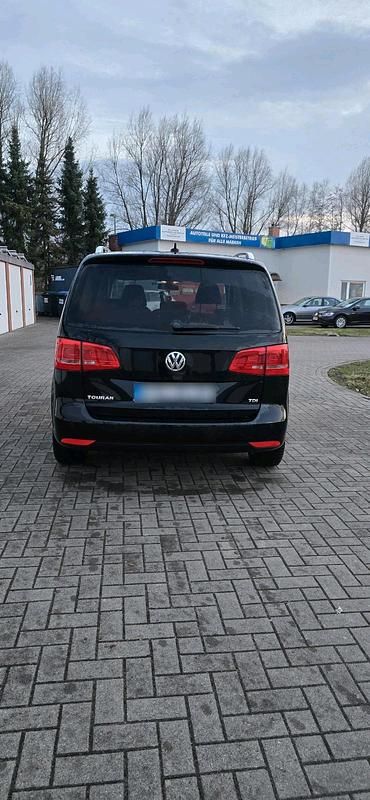 Gebraucht VW Touran 105 PS (77 kW) 2011 Schwarz Van / Kleinbus