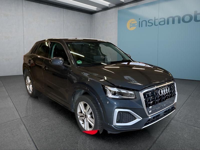 Grau Gebraucht 2024 Audi Q2 SUV | 28.899 € (Fairer Preis) - Bild 1/4