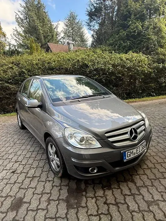Gebraucht Mercedes B200 136 PS (100 kW) 2010 Van / Kleinbus