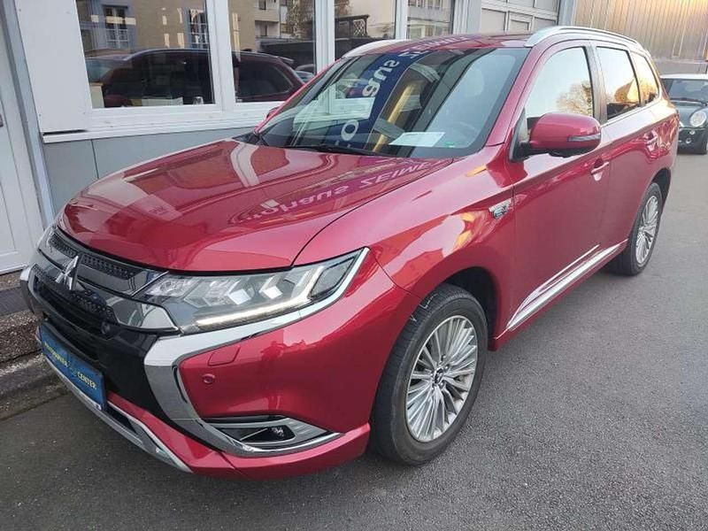 Gebraucht Mitsubishi Outlander P-HEV Edition 135 PS (99 kW) 2018 Rot SUV