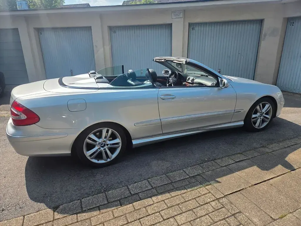 Gebraucht Mercedes CLK320 Elegance 218 PS (160 kW) 2003 Silber Cabrio