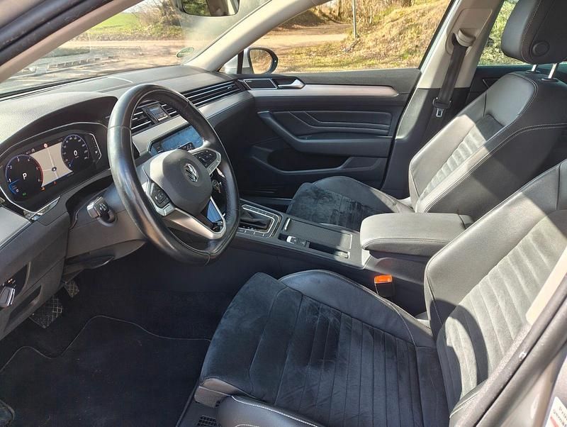 Gebraucht VW Passat Elegance 190 PS (139 kW) 2020 Silber Kombi
